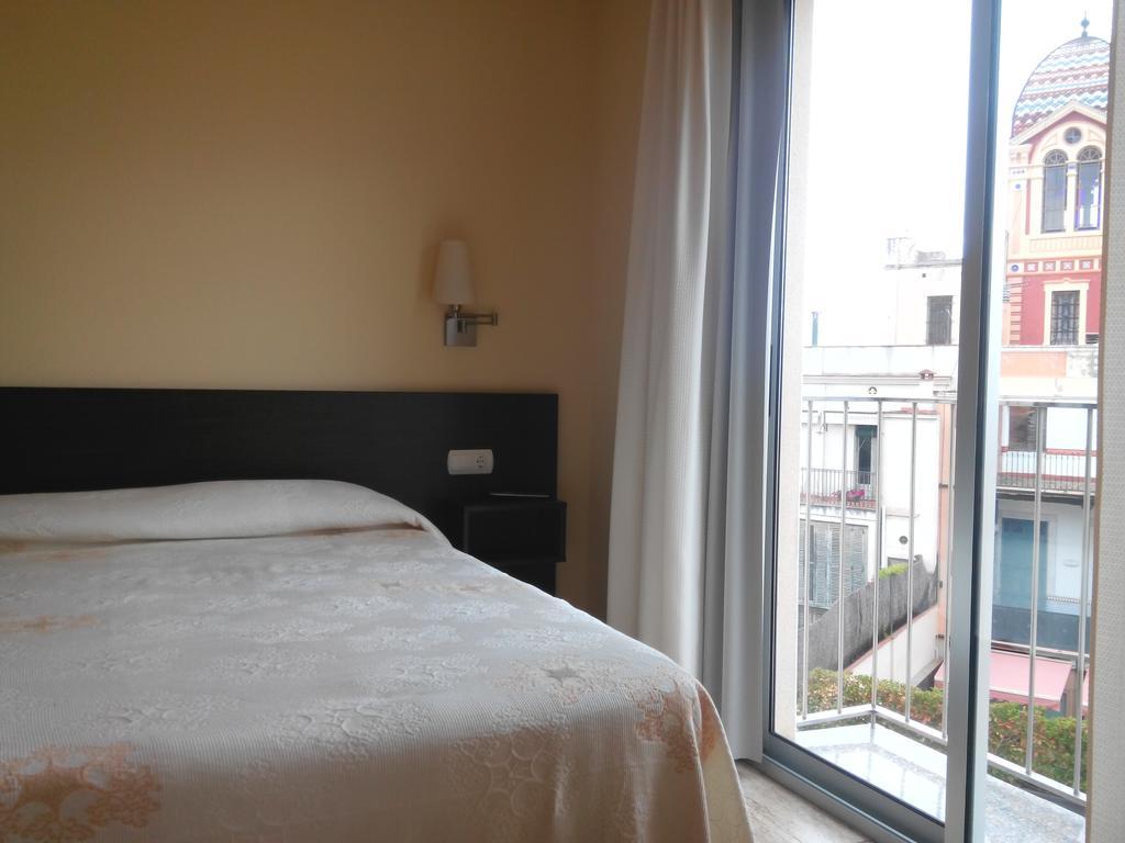 Hostal Sant Sadurni Sant Sadurní dʼAnoia Cameră foto